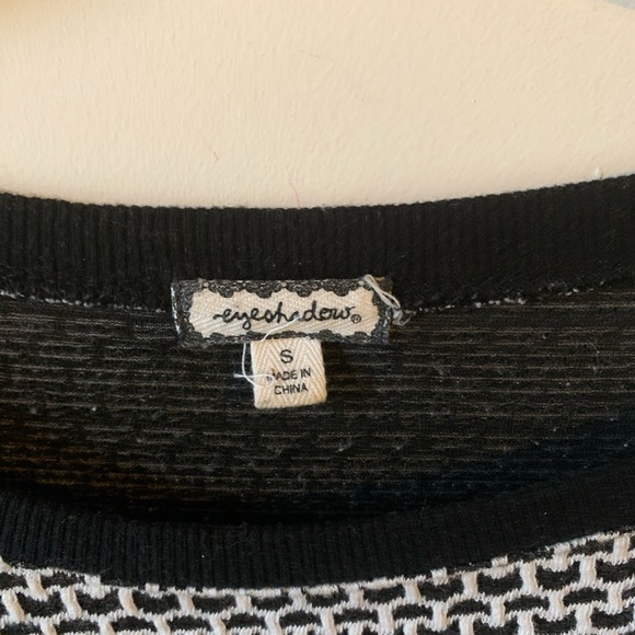 Black and white crop top - Picture 5 of 5